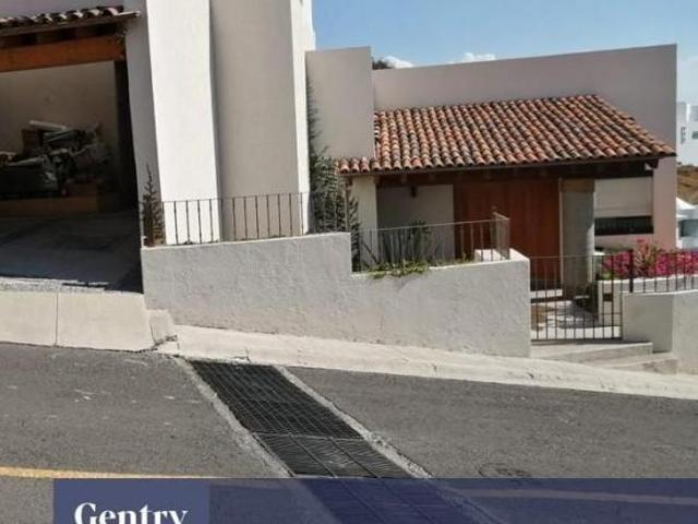 Casa en venta para inversión en Pedregal de Querétaro