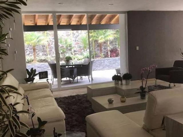 Casa en venta para inversionistas en Lomas del Campanario II