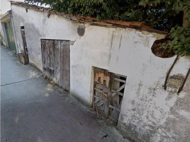 CASA EN VENTA PARA REHABILITAR EN MONFORTE DE LEMOS NÚCLEO HISTÓRICO