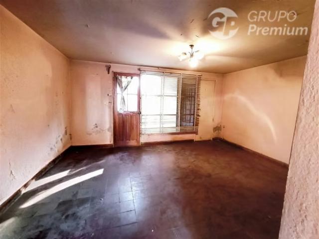 Casa en venta para remodelar Macul 3D 2B, en pasaje | 2 dormitorios por 110000. 00 en Macul