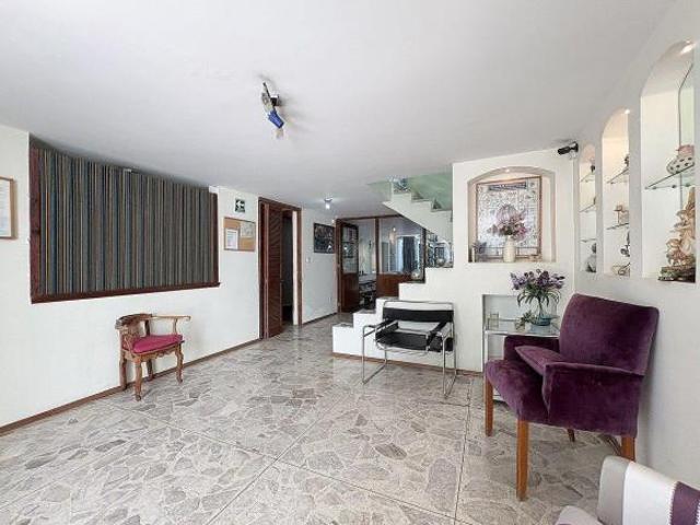 Casa en venta para remodelar con gran potencial