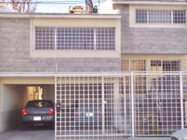 Casa en venta para remodelar en Fracc. Adriana, Cd. Juárez