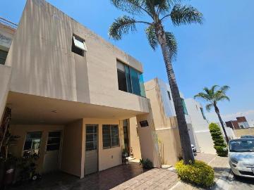 CASA EN VENTA PARA REMODELAR FRACC LOS AGAVES XILOTZINGO $2,950.000