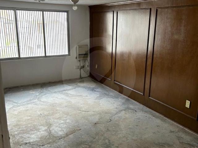 CASA EN VENTA PARA REMODELAR LOMAS VERDES 4a SECCION