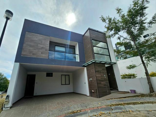 CASA EN VENTA PARQUE CUERNAVACA LOMAS DE ANGELOPOLIS $4,350,000
