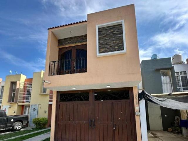 Casa en Venta Parques de Tesistan