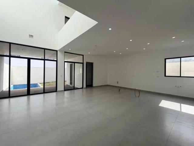 CASA EN VENTA PEDREGAL DEL HUAJUCO ZONA CARRETERA NACIONAL SANTIAGO