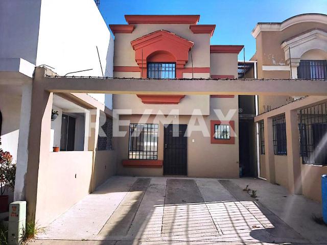 CASA EN VENTA Peral #3