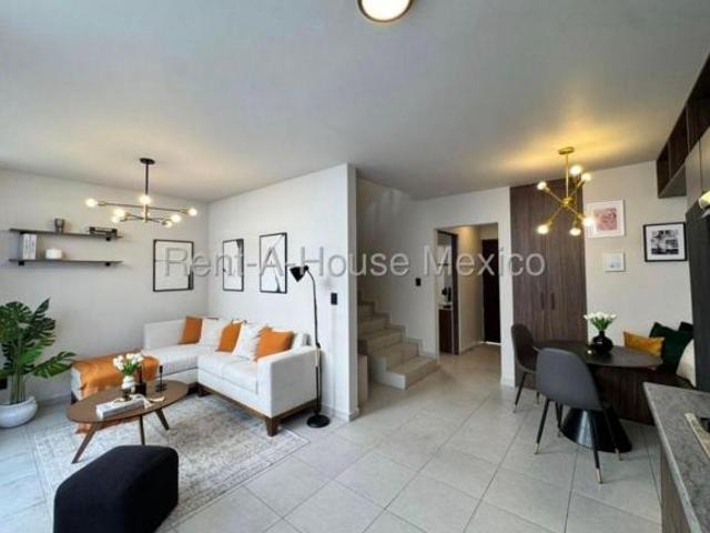CASA EN VENTA POR EL PUEBLITO CON RECÁMARA EN PB