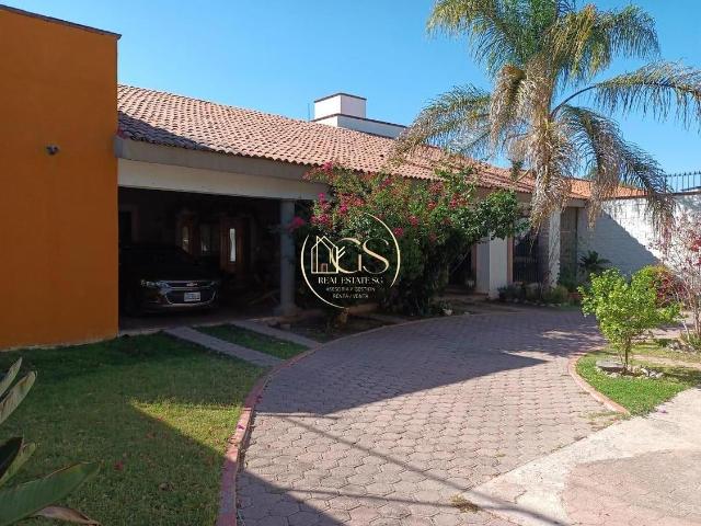 CASA EN VENTA PRADERAS DE A HACIENDA CELAYA