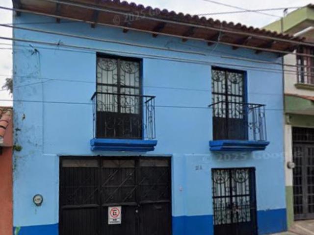 CASA EN VENTA: Primera Av. Pte. Sur, Col. Centro, C.P. 30000, Municipio Comitán de Domínguez