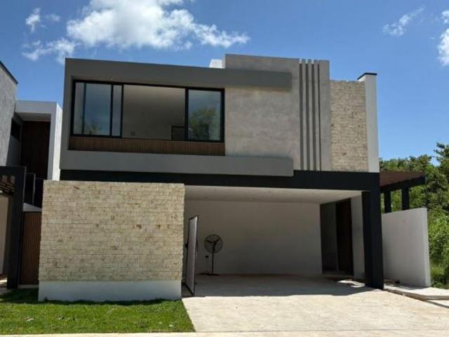 CASA EN VENTA PRIVADA CON AMENIDADES PARQUE NATURA