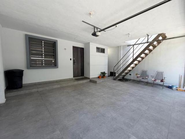 CASA EN VENTA PRIVADA FUENTES DE SANTA LUCIA, REMODELADA