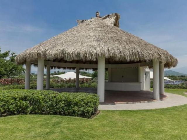 CASA EN VENTA PRIVADA SANTA FE RESIDENCIAL XOCHITEPEC MORELOS SEMINUEVA