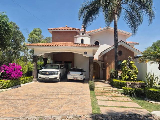 CASA EN VENTA QUINTAS SANTA MARÍA CELAYA