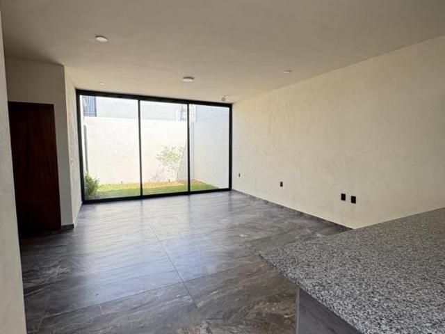Casa en venta, Real de Comala — Acabados premium, cochera doble