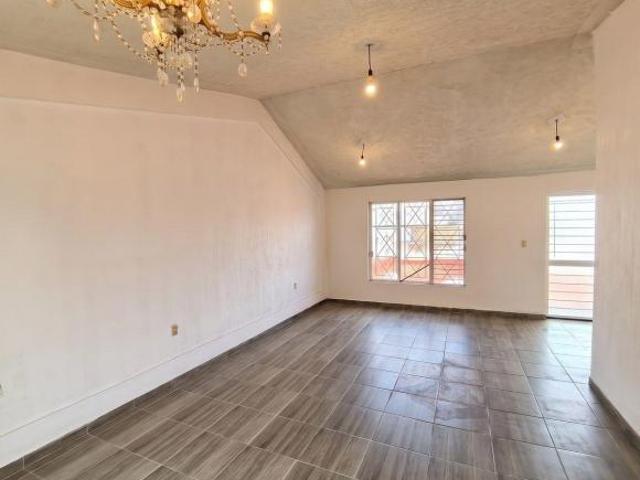 Casa en Venta Remodelada en Coto Privado, Uruapan, Michoacán – 4 Recámaras