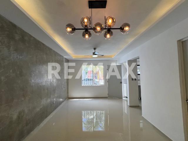 Casa en venta remodelada en ciudad caucel, 2 recámaras