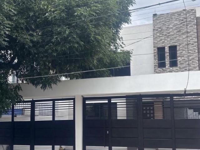CASA EN VENTA REMODELADA EN CIUDAD SATELITE
