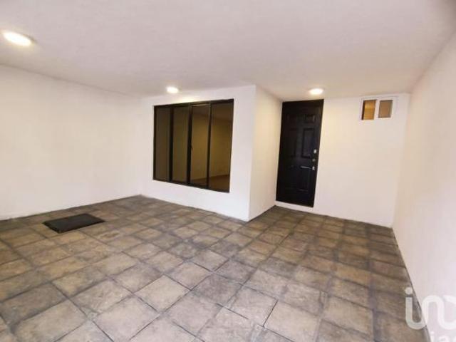 CASA EN VENTA REMODELADA EN VILLA GUADALUPE