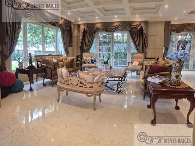 Casa en Venta Renta, Bosque de las Lomas Exclusiva Residencia en las Villas
