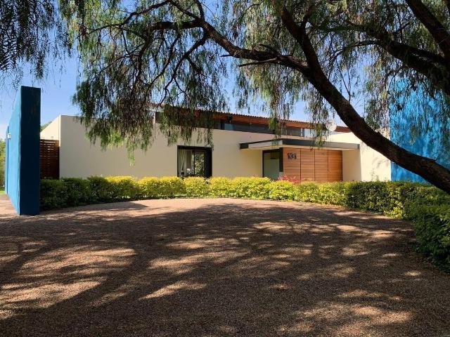 Residencia de un nivel en Venta o Renta | Balvanera | Vista al Campo de Golf