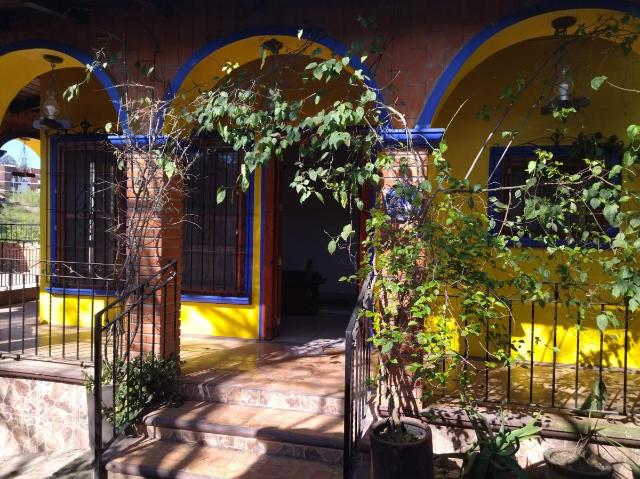 Casa en Venta Renta en Fraccionamiento Tres Pasos Emiliano zapata, Pajaritos linda casa de descanso