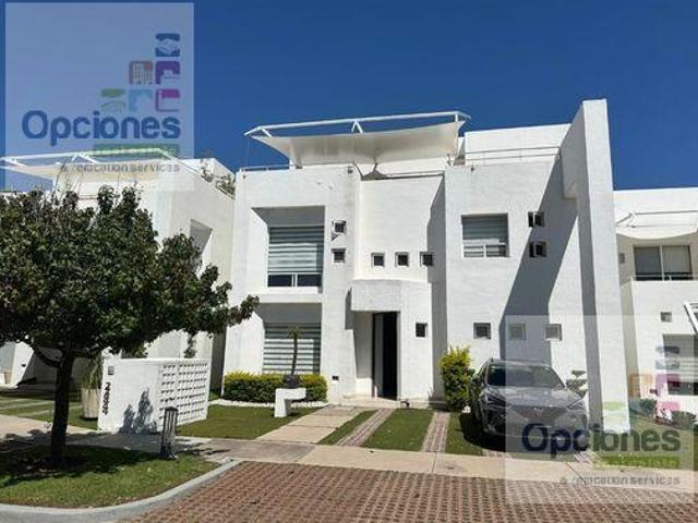 Casa en Venta Renta en Irapuato Casa en Venta, Provincia Cibeles Irapuato, Gto