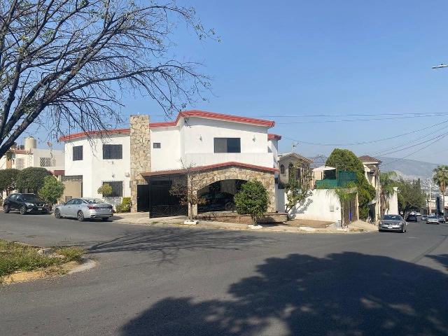 CASA EN VENTA /RENTA