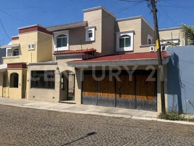 Casa en venta Res. Esmeralda, Fernando Vazquez Schiaffino 140, Colima, Col