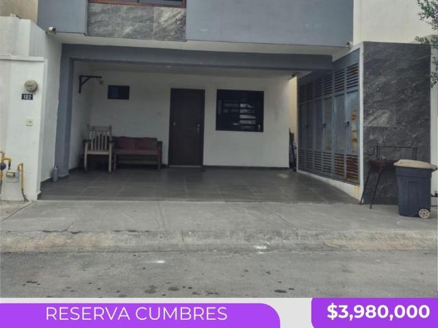 Casa En Venta RESERVA CUMBRES SECTOR PINOS, MONTERREY, N.L
