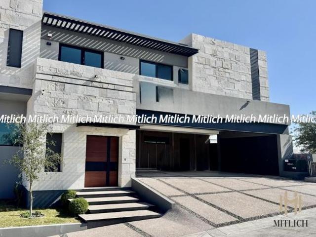 Casa en venta Residencia con alberca Zona Canteras $29,800,000
