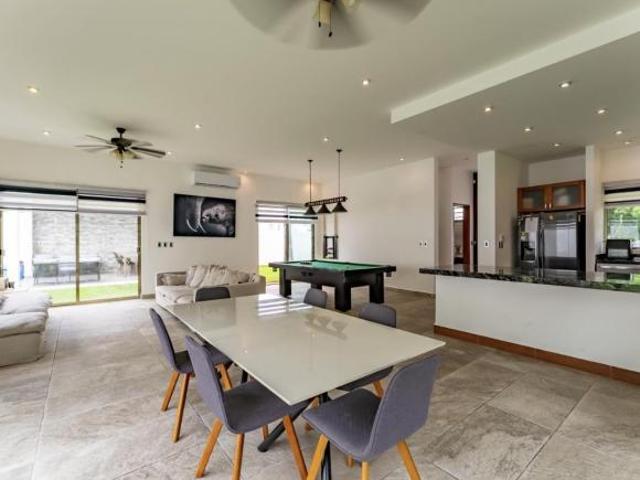 Casa en Venta | Residencial Arbolada | Doble Terreno | Amplio Jardin