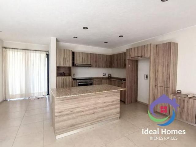 Casa en Venta, Residencial Haciendas de Tequisquiapan, Un Nivel con Jardín