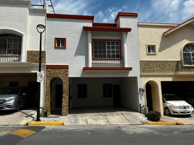 CASA EN VENTA RESIDENCIAL LA HUASTECA