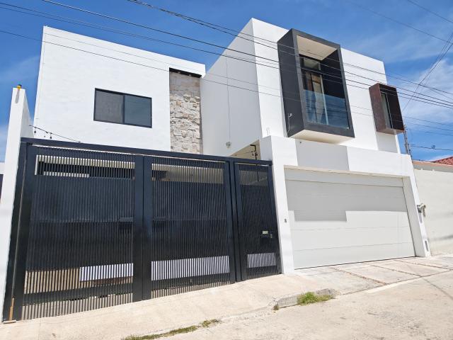 Casa en Venta Residencial Loma Dorada