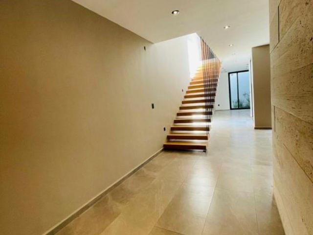 CASA EN VENTA RESIDENCIAL LOMBARDIA