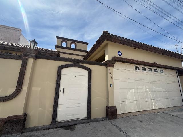 CASA EN VENTA RESIDENCIAL SAN PATRICIO