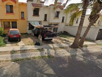 Casa en venta Río San Fernando, Urbi Villa del Río, Coyula Jalisco Recuperación Bancaria