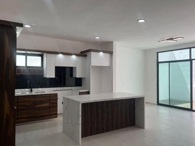 Casa en venta Rincón de Los Encinos con recámara en planta baja