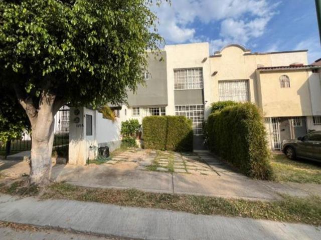 Casa en Venta en Bulevard TRANSPORTISTAS en León Guanajuato, FRACCIONAMIENTO Rinconada del Bosque
