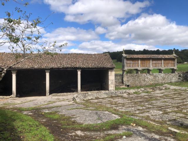 Casa en venta. Rodeiro