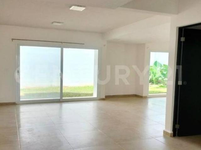 CASA EN VENTA EN RESIDENCIAL IZAMAL POLIGONO SUR CANCUN
