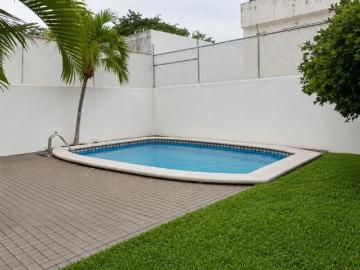 CASA EN VENTA SUPERMANZANA 18