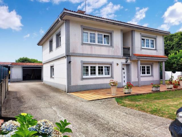 Casa en venta. Sada