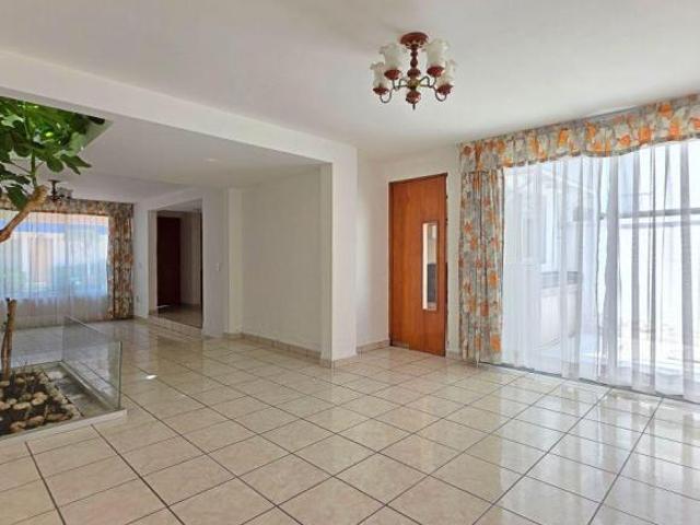 Casa en Venta San Bernardino Xochimilco | Jardín Interior y Muy Iluminada