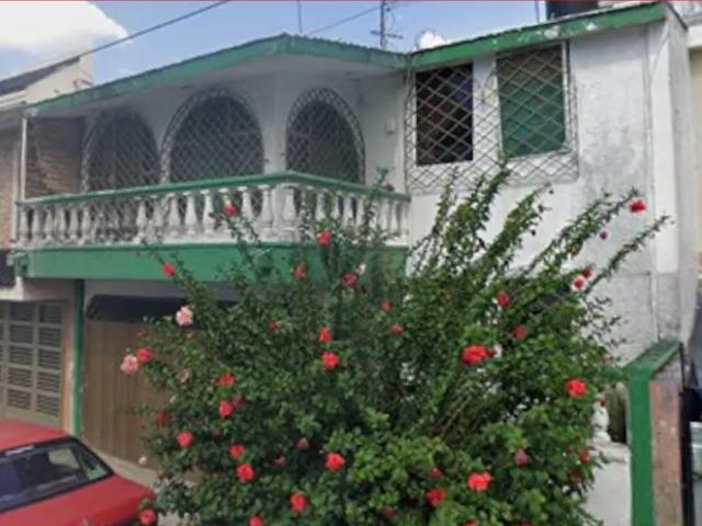 CASA EN VENTA SAUCE 303 VERSALLES SUR TEPIC NAYARIT MÈXICO RECUP BANC