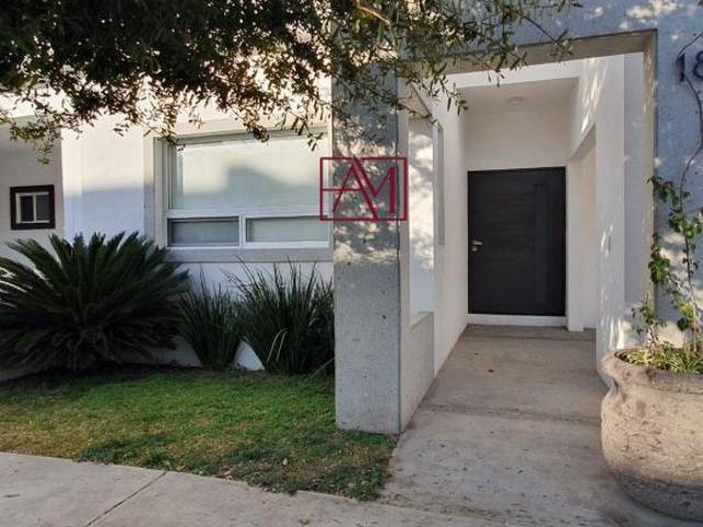 Casa en Venta, sector privado. Norte