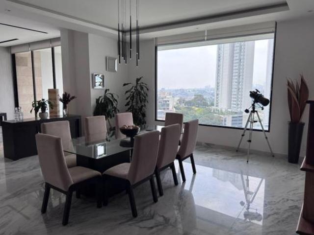Casa en Venta Seminueva en Bosque Real