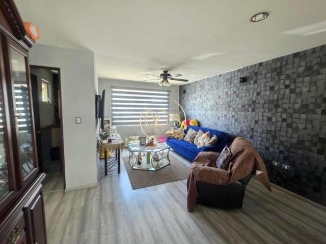 CASA EN VENTA SENDA REAL CELAYA